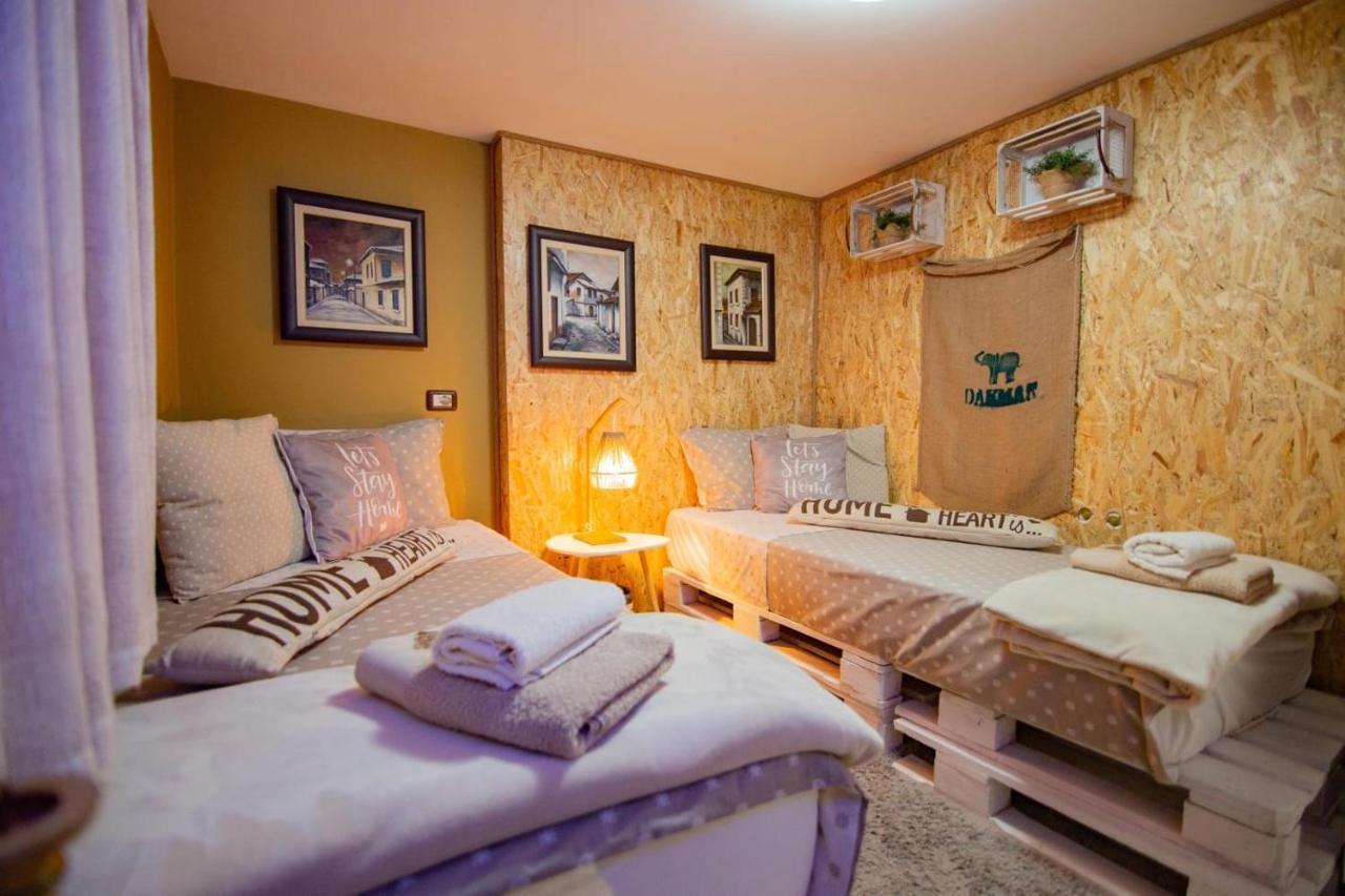 Villa Elezi Корча Экстерьер фото