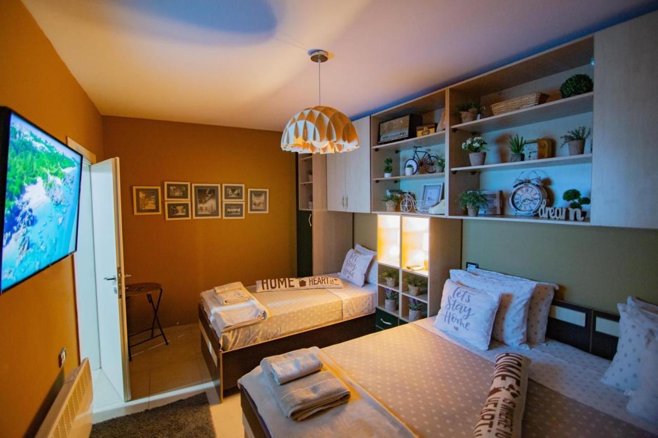 Villa Elezi Корча Экстерьер фото